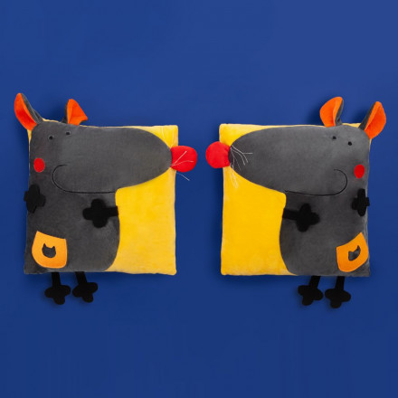 Подушка «Мышка Hugger Righty»
