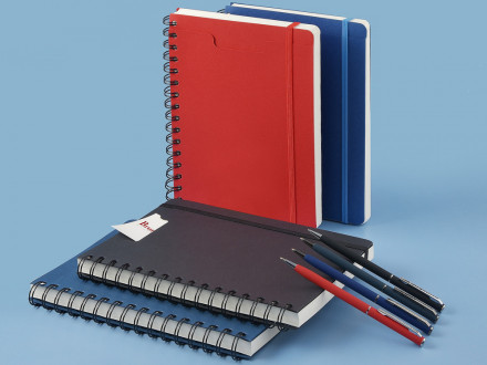 Ежедневник недатированный на гребне А5 Pragmatic, синий (Р)