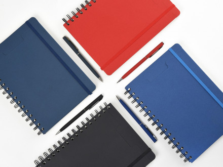 Ежедневник недатированный на гребне А5 Pragmatic, синий (Р)