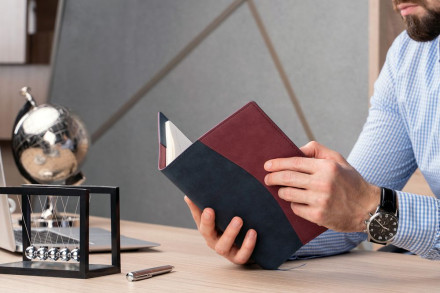 Ежедневник Reversible в суперобложке, недатированный, синий с бордовым