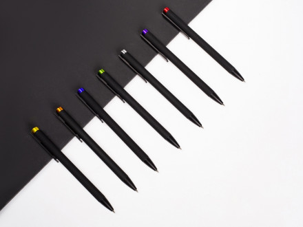 Ручка металлическая шариковая Taper Metal софт-тач с цветным зеркальным слоем, черный с синим