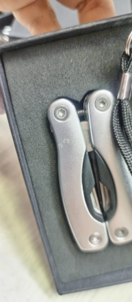 Подарочный набор Scout с многофункциональным ножом и фонариком, серебристый (P)