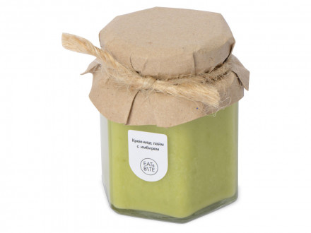 Подарочный набор: кукла фарфоровая, крем-мед, красный