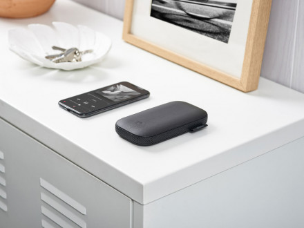 Внешний аккумулятор с беспроводной колонкой Powersound, черный