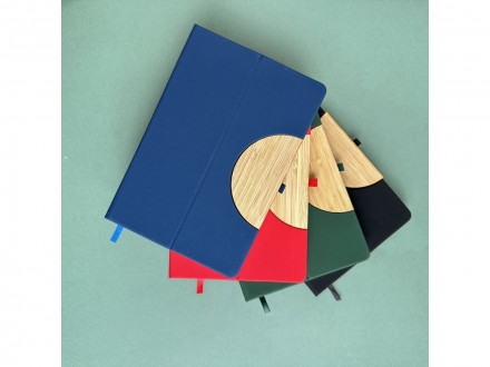 Ежедневник недатированный А5 Bosforo, красный