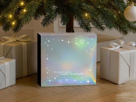 Подарочная коробка с голографическим шубером Aurora, L, вн. размер 260х260х100 мм.