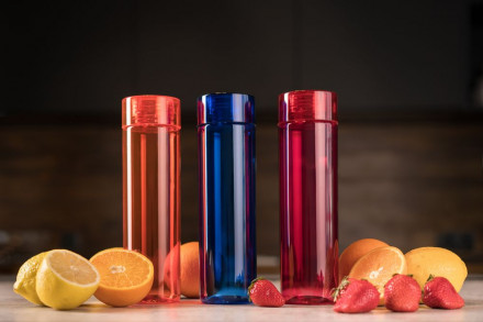 Бутылка для воды Aroundy, прозрачная с зеленой крышкой