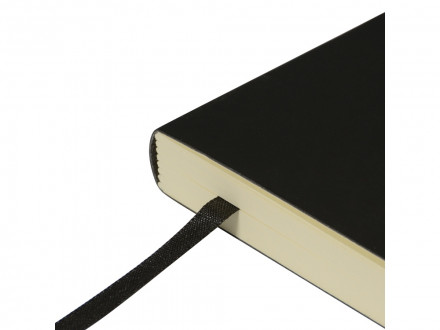 Скетчбук Sketch & Art в мягком переплете 145х145 мм, 100 л. бежевой бумаги 100 гр., черный