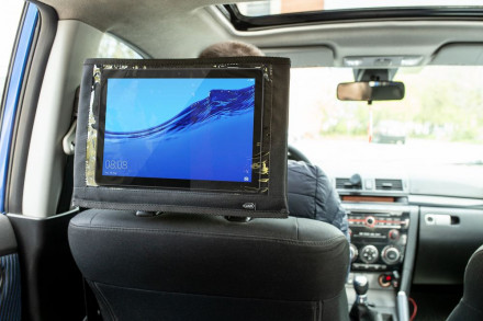 Автомобильный держатель для планшета In Front