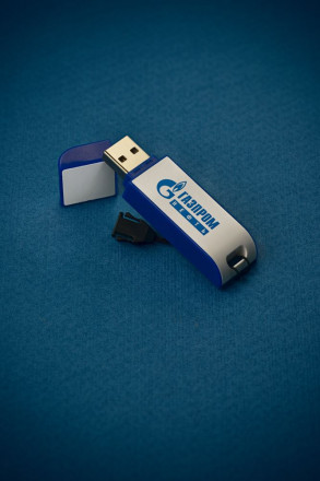 Флешка Blade, черная с белым, 8 Гб 1