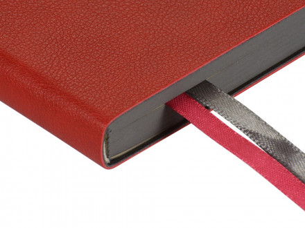 Ежедневник А5 датированный Boston 2027, красный с серым обрезом