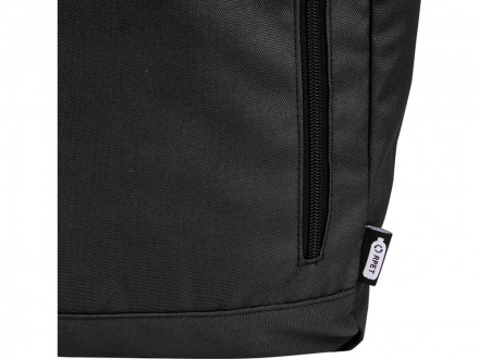 Рюкзак Byron 15,6 объемом 18 л со скручиваемым верхом, изготовленный из переработанного ПЭТ по стандарту GRS, черный