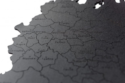 Деревянная карта России с названиями городов, черная