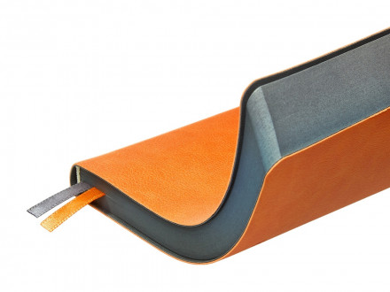 Ежедневник А5 датированный Boston 2027, оранжевый с серым обрезом