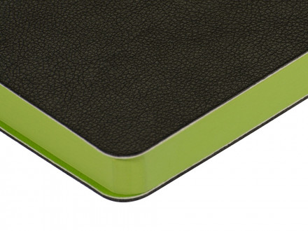 Ежедневник А5 датированный Boston 2027, черный с салатовым обрезом