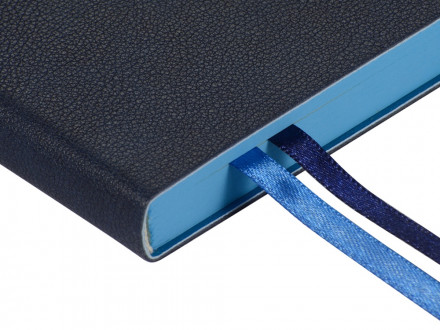 Ежедневник А5 датированный Boston 2027, темно-синий с голубым обрезом