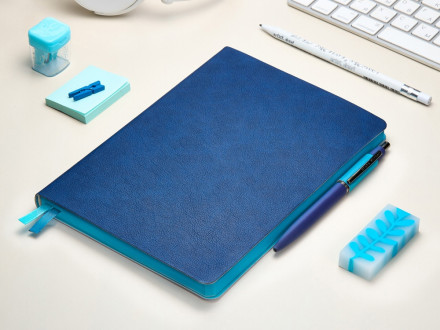 Ежедневник А5 датированный Boston 2027, синий с голубым обрезом