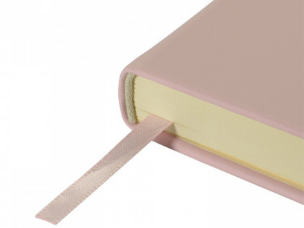 Ежедневник А5 недатированный Megapolis Velvet, зефирный розовый