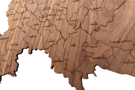 Деревянная карта России с названиями городов, орех