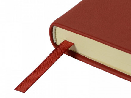 Ежедневник А5 недатированный Megapolis Velvet, ярко-бордовый