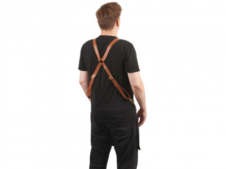 Фартук из натуральной кожи флотер  Материал: натуральная кожа КРС, цвет фартука: черный, цвет ремней: светлый бук, фурнитура из металлического сплава ЦАМ, цвет фурнитуры: антик, размер универсальный