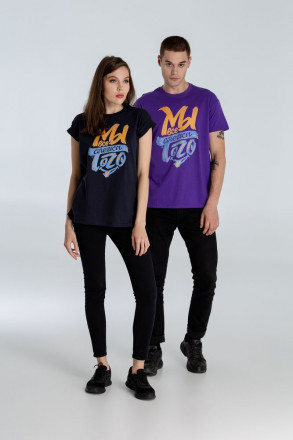 Футболка «Мы все слегка того», темно-фиолетовая