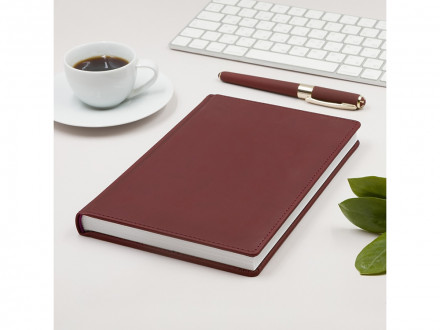 Ежедневник А5 датированный Velvet 2026, бордовый