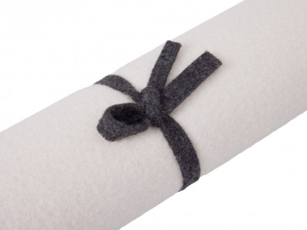 Лежак белый без вышивки  (150см на 50см)