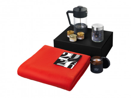 Подарочный набор c пледом, френчпрессом, чаем и медом, красный