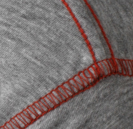 Футболка мужская с контрастной отделкой Mustang 150, красная с черным