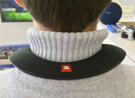 Беспроводная нашейная колонка JBL Soundgear, черная