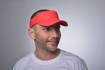 Козырек Unit Active, красный с синим кантом