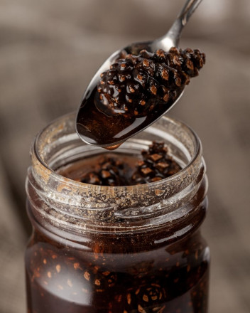 Варенье Jammy, из сосновых шишек